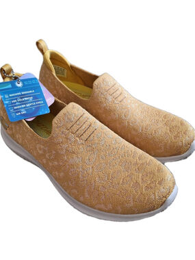 NWT Skechers Ultra Flex Gold Leopard Jacquard Memory Foam Shoes Womens 8 Sneaker